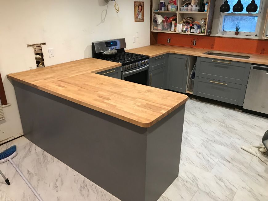 DIY kitch countertop install wooden butcherblock