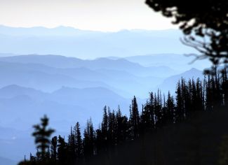 Telephoto photograph of Colorado's rocky mountains, as seen from Hayden Pass